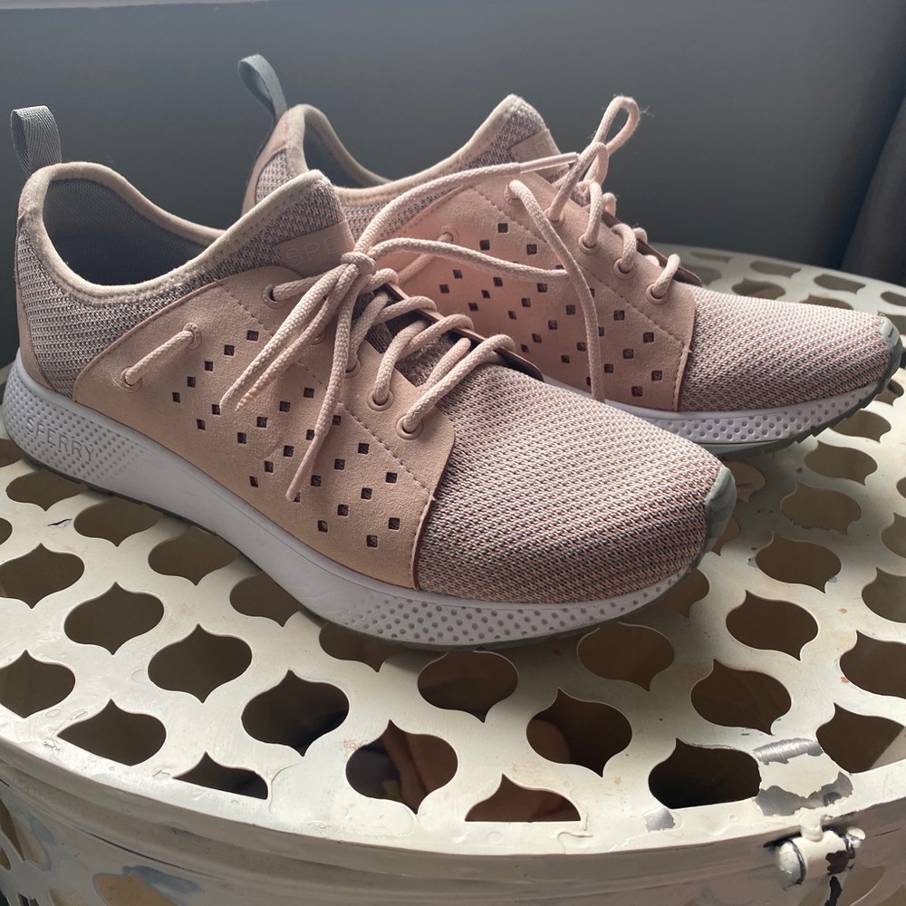 LIKE N E W Sperry Tennis Shoes - MAKE AN OFFER